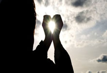 法国球员姆巴佩荣获欧洲金球奖，个人全面实力受肯定